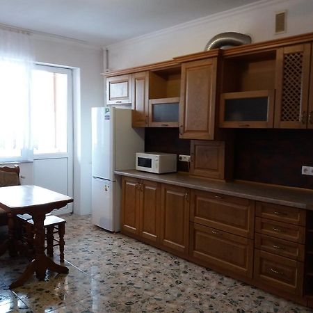 3-К Квартира Διαμέρισμα Ιβανό-Φρανκίβσκ Εξωτερικό φωτογραφία